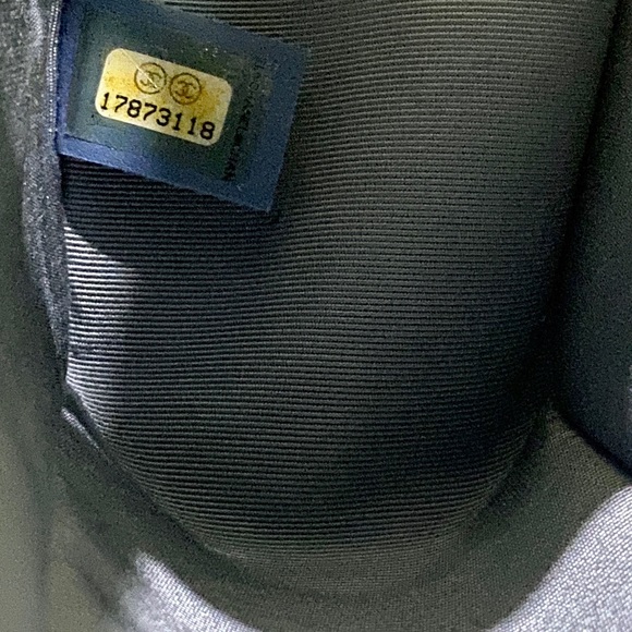 Chanel Patent Quilted Boy Flap Bag Old Medium - Picture 9 of 10